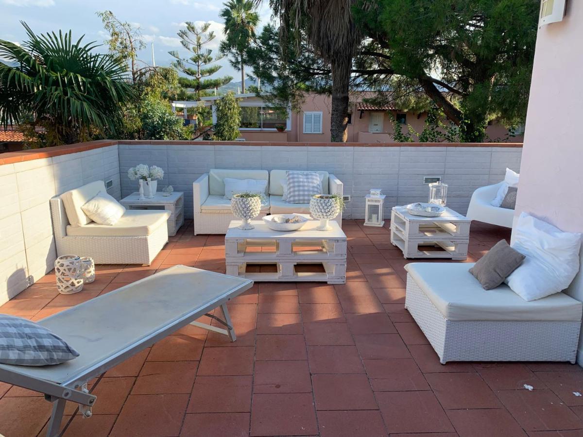 Portorosa Sfondo Bianco Villa Furnari Exterior foto
